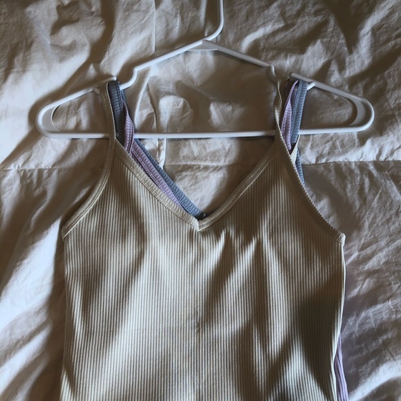 American Eagle Cropped Tank Tops - Picture 3 of 4